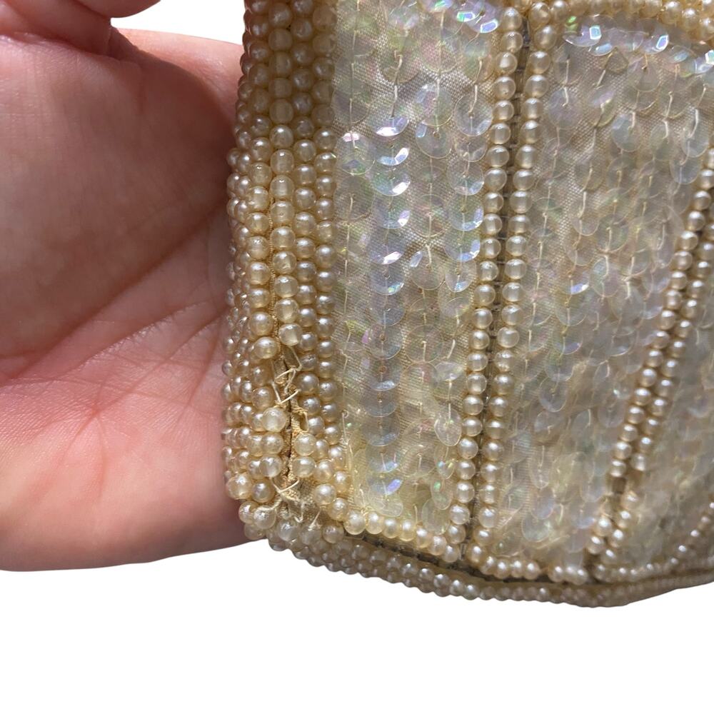 Vintage 1950s Handmade Beaded Cream Sequin and Faux Pearls Coin Purse - Picture 13 of 16